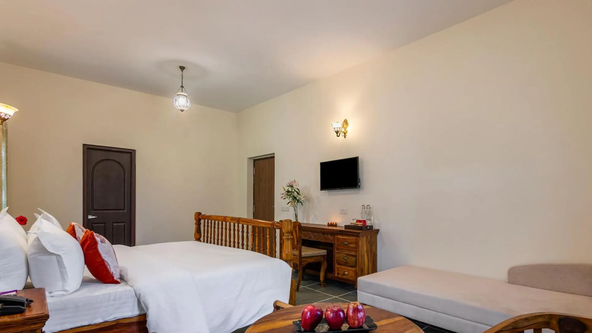 Sterling Aravalli Udaipur Hotel